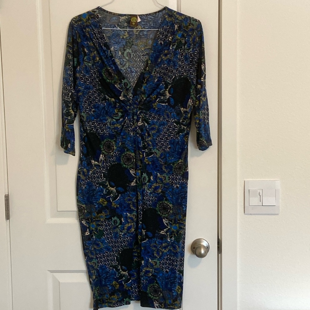 2X 24/7 knee length elbow length sleeve blue patterned dress